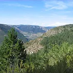 בית נופש Le Des Champs, A Montbrun.