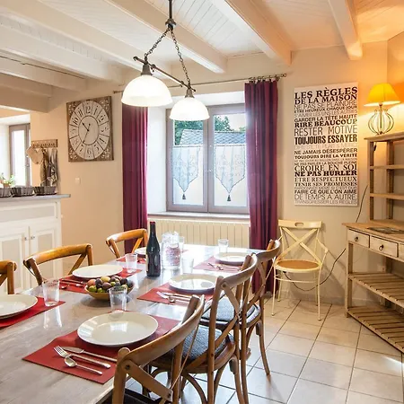 Vakantiehuis Le Des Champs, A Montbrun. *