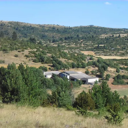Vakantiehuis Le Des Champs, A Montbrun.